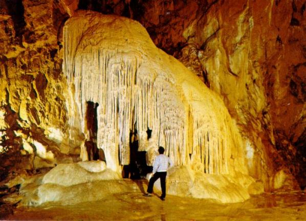 Grottes lombrives
